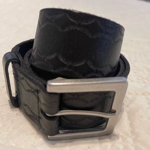 Levi’s leather belt